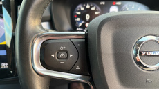 Volvo Xc40 2.0 T4 Momentum Pro 5dr AWD Geartronic Petrol Estate